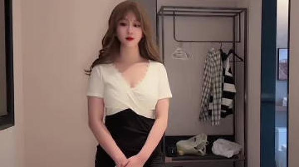 美女秘书做错事用肉体乞求老板原谅